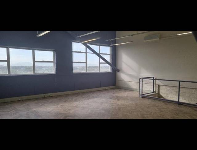 BUSINESS PROPERTY TO RENT IN MOWBRAY